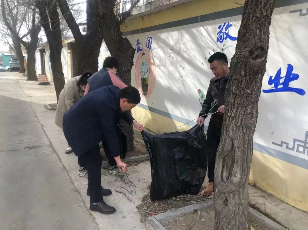 兴安盟文联开展包联小区卫生整治主题党日活动 第4张