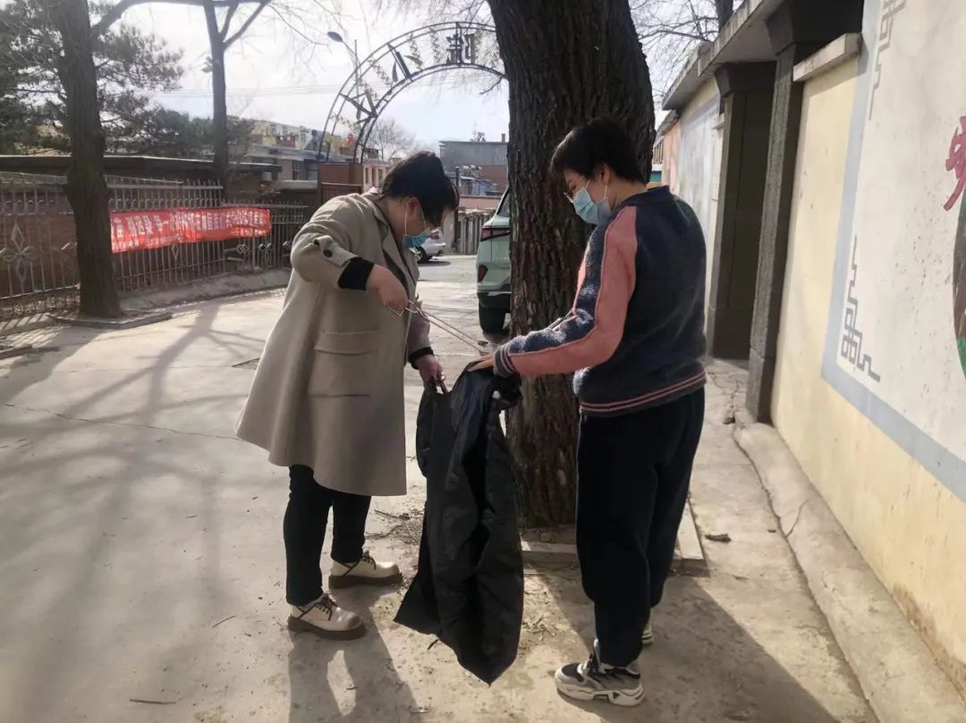 兴安盟文联开展包联小区卫生整治主题党日活动 第5张