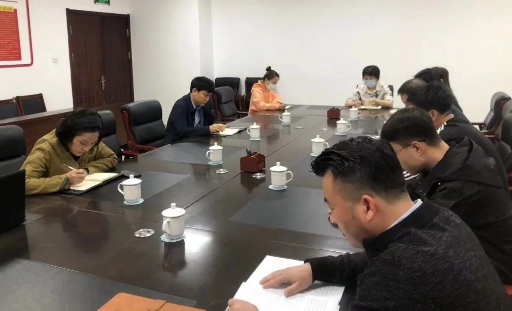 兴安盟文联召开“集中治理党内政治生活庸俗化交易化问题”工作部署会 第1张