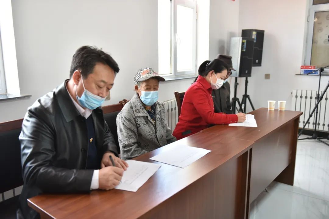 兴安盟、旗两级文联联合开展“干部到乡”工程第一次集中下乡暨主题党日活动 第3张