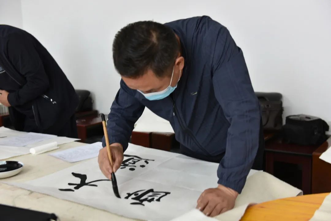 兴安盟文联助力2022年兴安盟文化科技卫生“三下乡”集中示范活动 第9张