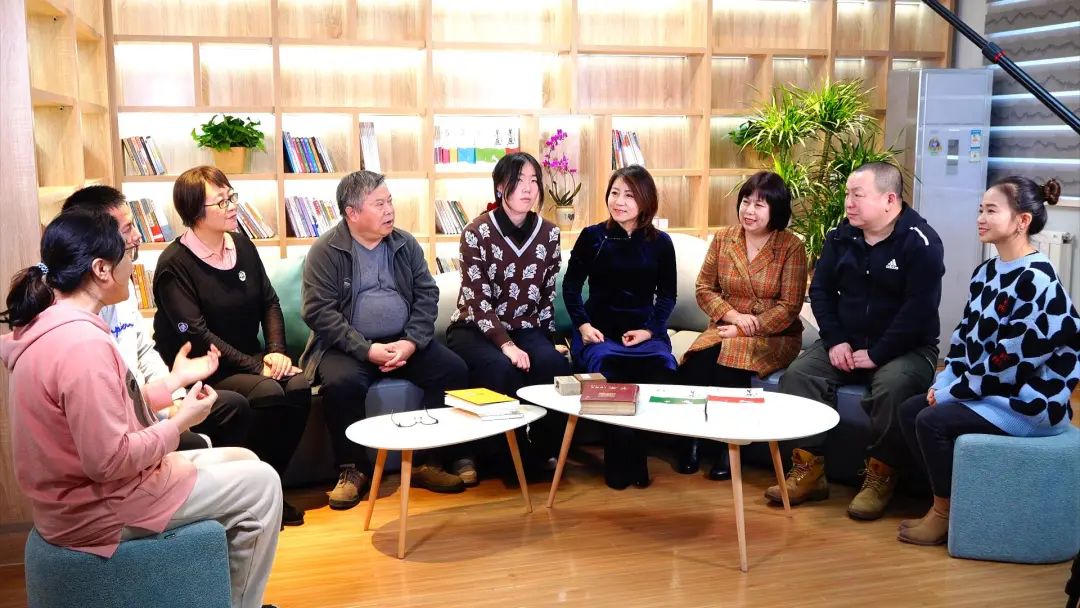 内蒙古文学杂志社开展“我为群众办实事”实践活动 第5张