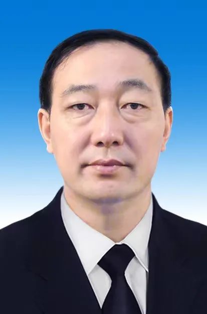 内蒙古美术家协会第十届主席团主席、副主席简历 第6张