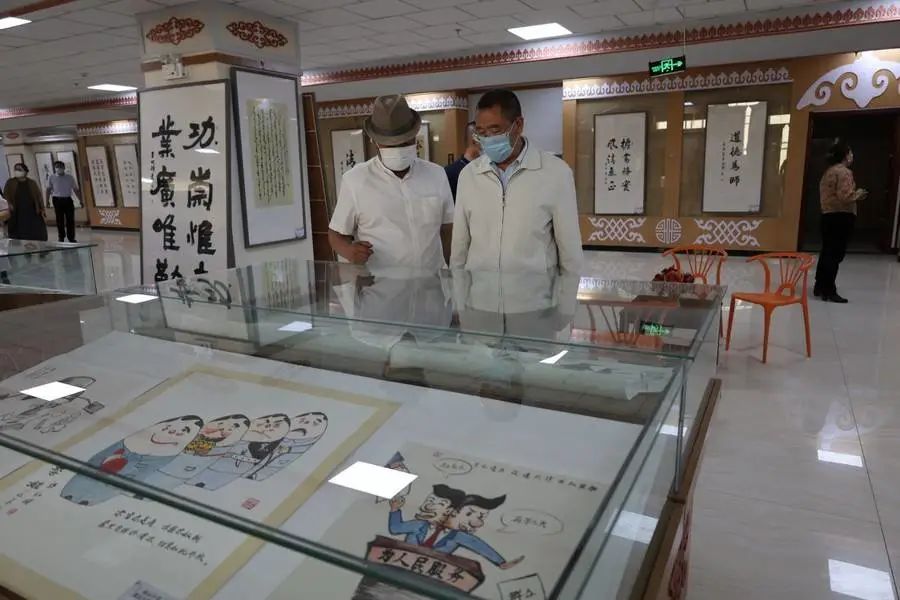基层艺讯 | 阿拉善盟“初心永恒 忠诚如一”廉洁文化书法美术展开展 第3张