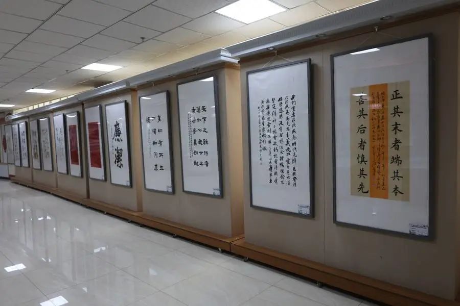 基层艺讯 | 阿拉善盟“初心永恒 忠诚如一”廉洁文化书法美术展开展 第8张