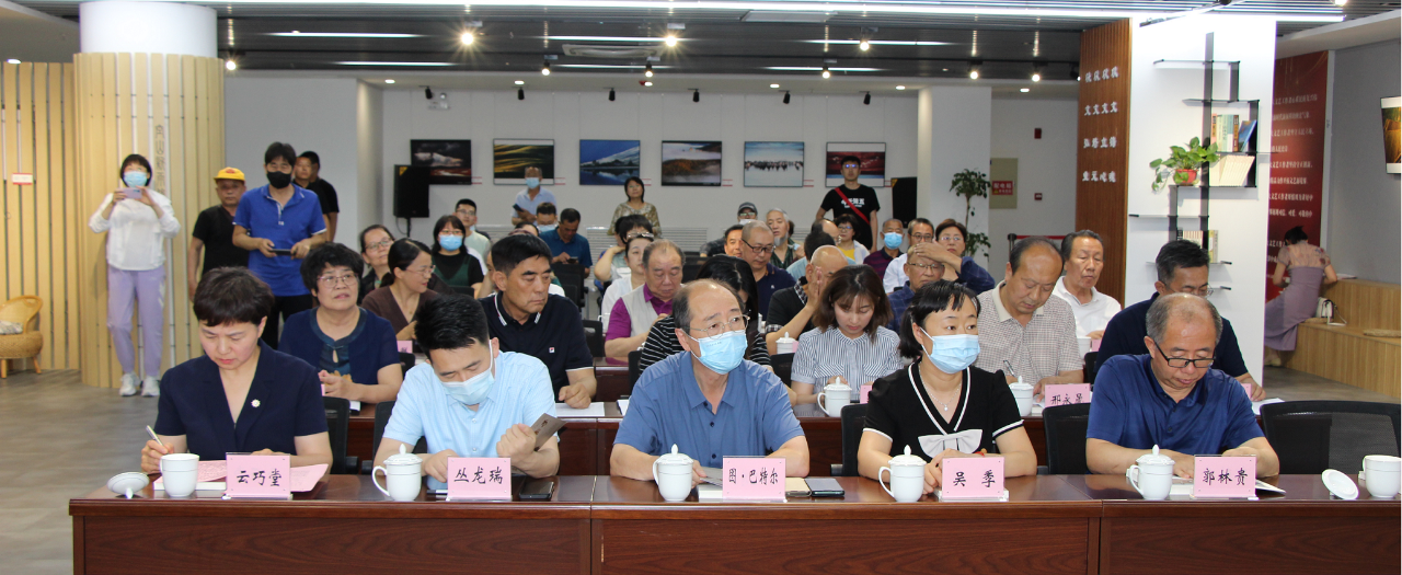 基层艺讯 | 刘巧玲长篇纪实文学《黄河赤子》新书发布会在内蒙古文学馆举行 第2张