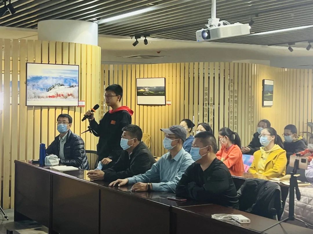 内蒙古文学馆公益大讲堂第一期开讲啦！ 第4张