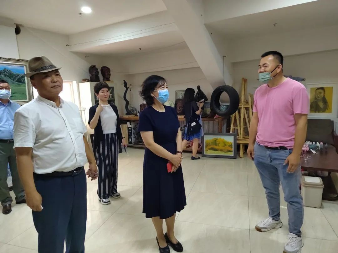 闫艳一行赴阿拉善盟调研 第3张