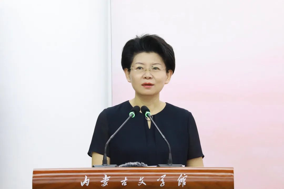 “敕勒川文艺论坛”之内蒙古青年翻译家作品研评会召开 第2张