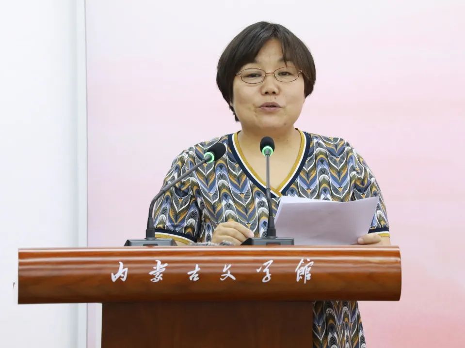 “敕勒川文艺论坛”之内蒙古青年翻译家作品研评会召开 第7张