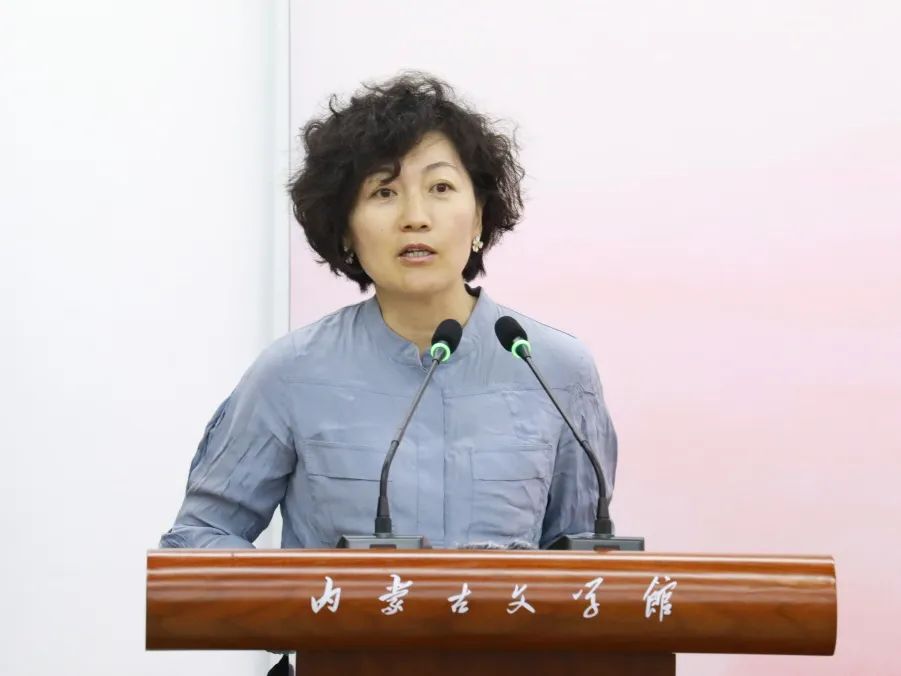 “敕勒川文艺论坛”之内蒙古青年翻译家作品研评会召开 第8张