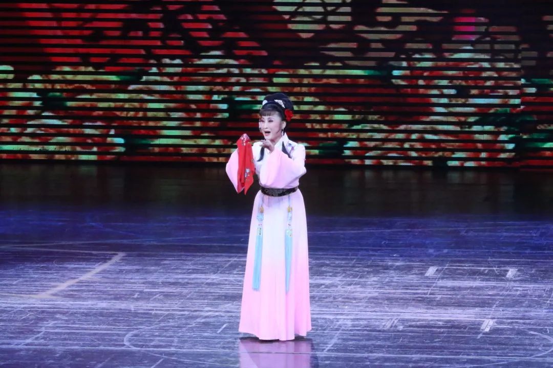 “喜迎二十大 梨园花盛开”——中华戏曲名家名段演唱会在内蒙古艺术剧院音乐厅继续精彩上演 第11张